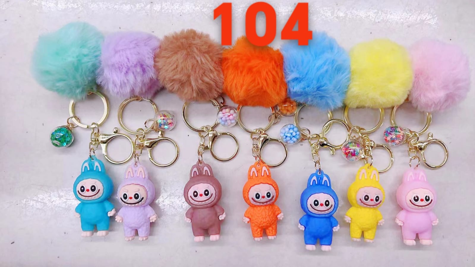 Gantungan Kunci Labubu + Pompom Bulu (104) - Aksesoris Keychain Lucu